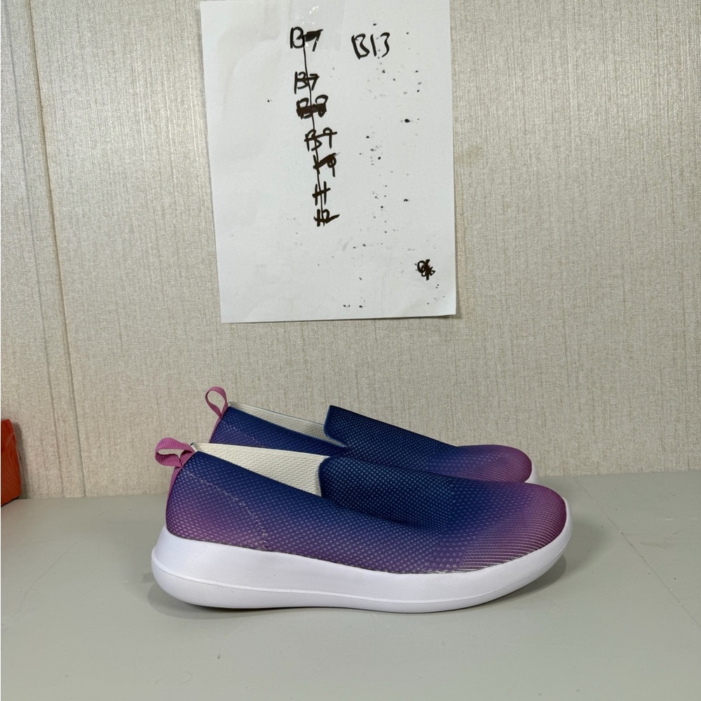Athletic Works Comfort Low Vamp Sneaker Shoes Womens Sz 6.5 Slip On Purple Blue